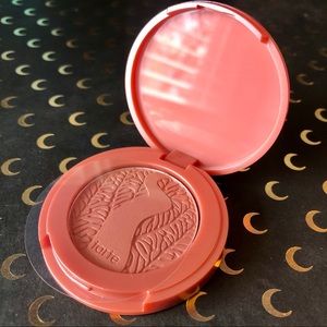 Tarte blush